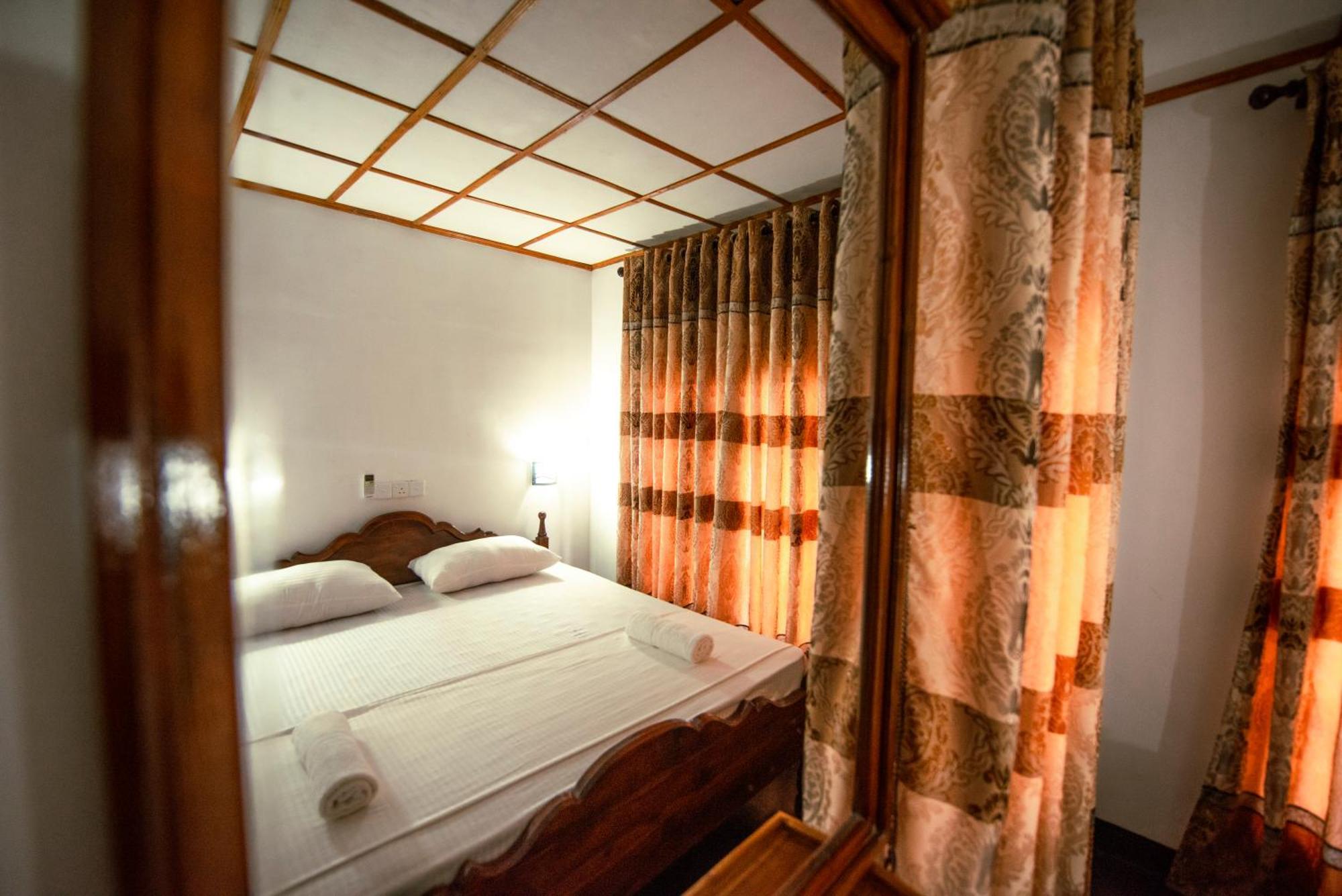 Wildlife Safari House Hotel Udawalawe Exterior photo